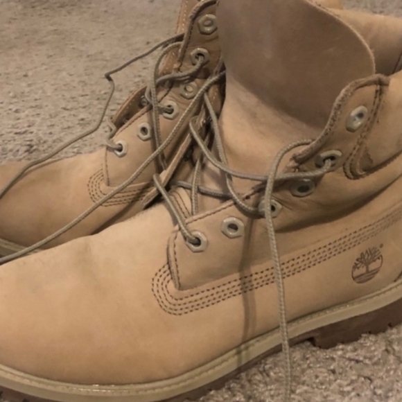 Women's timberland Boots - Picture 2 of 4